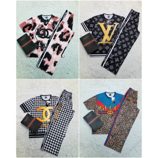 💖New💖(พร้อมส่ง)Lot.6 ชุดเซ็ตเสื้อยืดคอกลม+ กางเกงขายาวทรงกระบอกขาบานมีกระเป๋าข้าง(ผ้าไมโครพิมพ์ลาย)