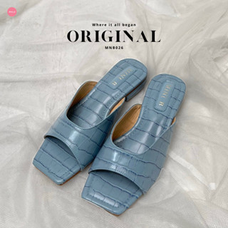 MiniB "ORIGINAL" #mnb026 - รองเท้าแตะเก็บทรงเท้า ลายปั๊ม (สีฟ้าอ่อน)