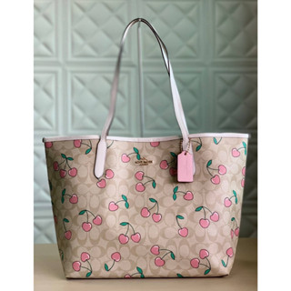 พร้อมส่ง แท้💯 COACH CITY TOTE IN SIGNATURE CANVAS WITH HEART CHERRY PRINT