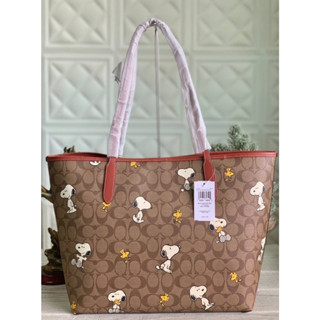 พร้อมส่ง แท้💯 COACH X PEANUTS CITY TOTE