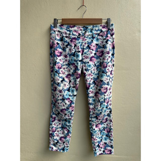 กางเกง Uniqlo Ultra Stretch Legging Pants Women L Floral 5 ส่วน สงกรานต์นี้!