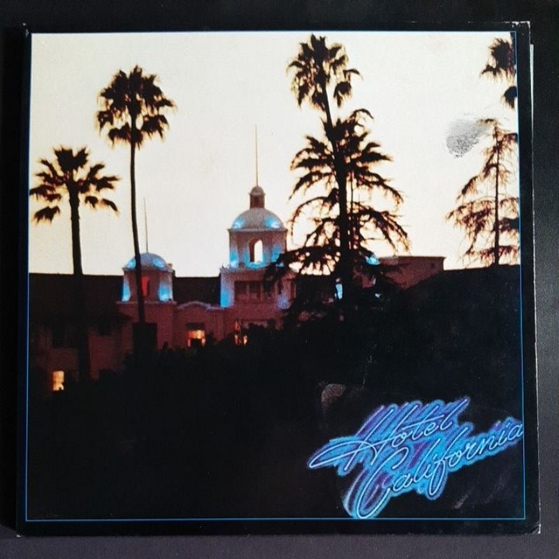 แผ่นเสียง 12 นิ้ว The Eaglesกลุ่มศิลปินยอดนิยมในอดีตที่เคยได้รับความนิยมสูงสุด ชุด Hotel California ทดลองฟังได้ครับ