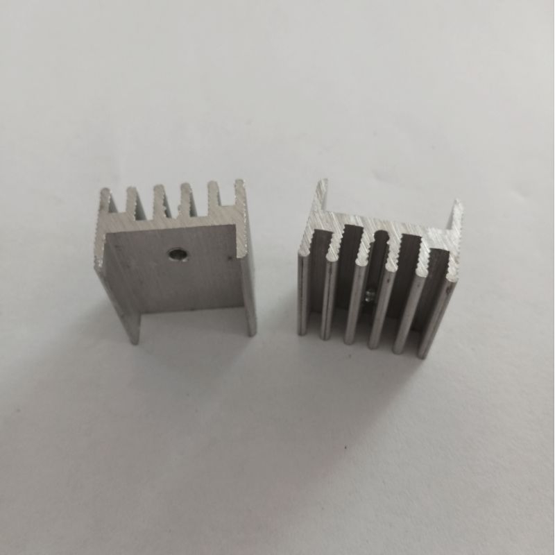 Heat sink TO220 แผ่นระบายความร้อน IC Transister FET ขนาด 25x25x17 mm