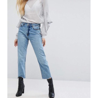 กางเกงยีนส์ขายาว เอวสูงStradivarius Cropped Seamless jeans. ปลายขาตัด  ทรงสวยมาก