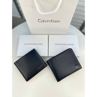 Cal//vin klein  กระเป๋าสตางค์พับสองตอน  Code:B1D230366 แบรนด์แท้ 100% งาน Outlet