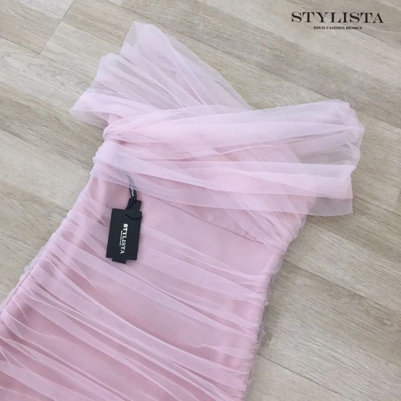 Stylista แท้💯ตรงปก✨พร้อมส่ง-ร้านนี้มีเลย✅ไม่ต้องเช็ค*ส่งไว💐เดรสเปิดไหล่ไขว้หน้าแต่งจับย่น ชุดออกงานสี ชมพู ฟ้า - รูปที่ 4