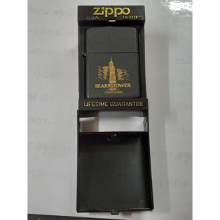 ZIPPO  SEARS TOWER  CHICAGO   ผลิตปี1994   สีดำลายแบบสกรีน  ของใหม่ไม่ผ่านการใช้งาน