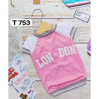 Pet clothes -Doggydolly  เสื้อผ้าแฟชั่น เสื้อผ้าสัตว์เลี้ยง เสื้อผ้าหมาแมว เสื้อยืด คอกลม  LONDON T753 ไซส์ 1-9 โล