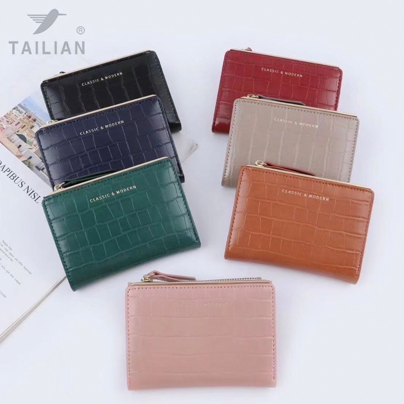 กระเป๋าสตางค์แบรนด์แท้ CLASSIC & MODERN ขนาดใบกลาง ลายหนังจระเข้ T2602-200