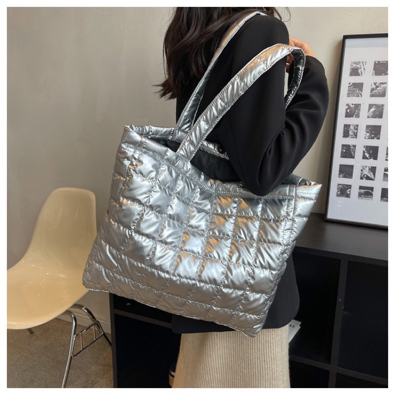 พร้อมส่ง กระเป๋าสะพายsilverbagสะพายไหล่ เนื้อนุ่มมากกก มี 3 สี silver bag tote กระเป๋าy2k