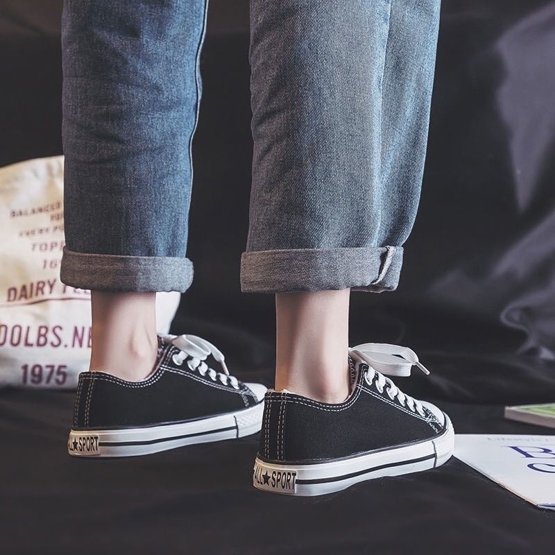 รองเท้าผ้าใบแฟชั่นสีดำล้วน ใส่ได้ทั้งชายและหญิง