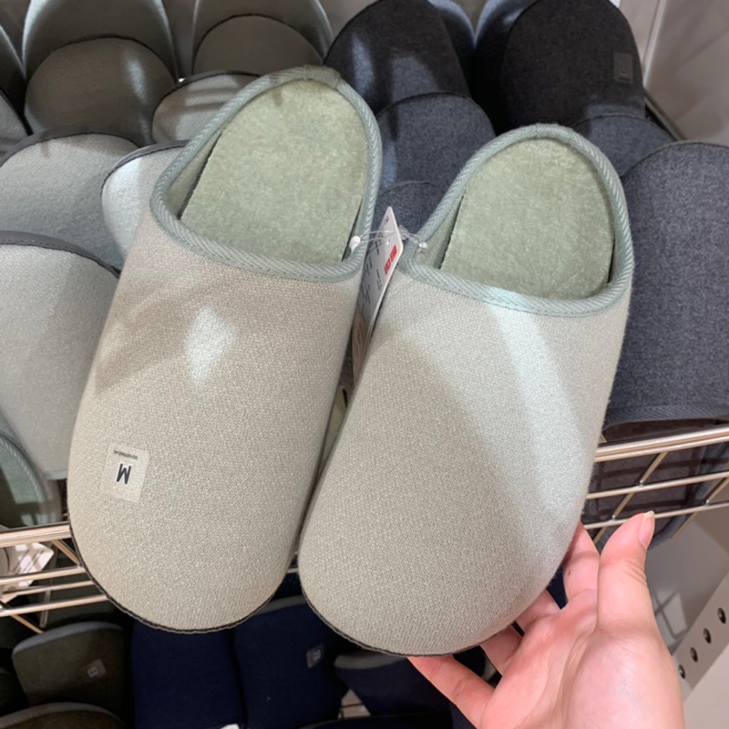 รองเท้า slipper UNIQLO 100% M L (unisex) ผ้าคอตตอน ด้านในพื้นหนานุ่มสบาย ของแท้💯💯จากช็อป