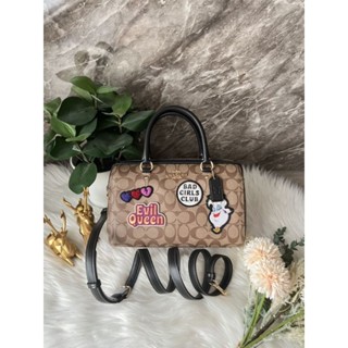 💥 กระเป๋าทรงหมอน น่ารักก สายสะพายดำDisney X Coach Rowan Satchel In Signature Canvas With Patches