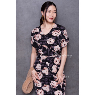 Rosita BLooM JumpSUiT•• ใส่สบายมาก แบบมากมากกกก!! ชุดจัมพ์สูทลายดอก สีสันน่ารัก แพทเทรินทรงโคร่งๆหลวมๆ ช่วงบนเป็นแขนสั้น