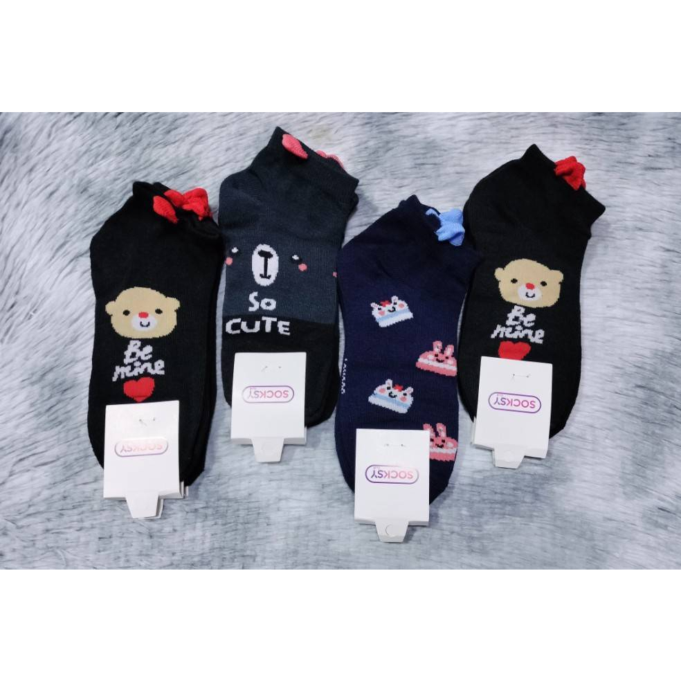 ถุงเท้าข้อสั้นลายการ์ตูนมีหูสีเข้มเนื้อผ้าดีค่ะ โหลละ 145฿ มี12คู่ คละสีคละลาย เท้า36-45ใสได้ค่ะ