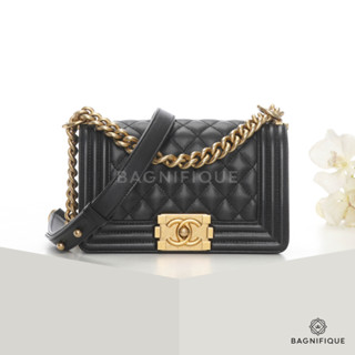 CHANEL BOY 8_ BLACK CAVIAR GHW