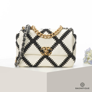 CHANEL FLAP 19 26 WHITE BLACK CALF SGHW