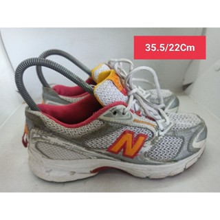 New balance Size 35.5 ยาว 22 รองเท้ามือสอง ผู้หญิง ผู้ชาย ผ้าใบ แฟชั่น ทำงาน ลำลอง เดิน  เที่ยว วิ่ง ออกกำลังกาย