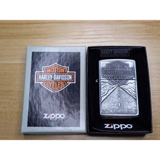 ZIPPO 20229 HARLEY DAVIDSON AMERICAN LEGEND   STREET CHROME EMBLEM ATTACHED . สีเงิน