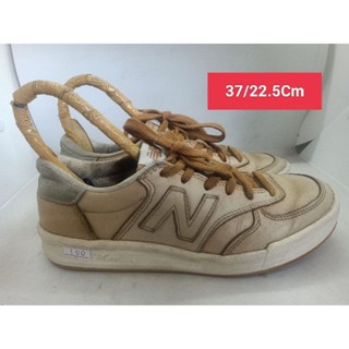 New balance Size 37 ยาว 22.5 รองเท้ามือสอง ผู้หญิง ผู้ชาย ผ้าใบ แฟชั่น ทำงาน ลำลอง เดิน  เที่ยว วิ่ง ออกกำลังกาย