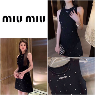 เดรสไหมพรม MIU MIU แขนกุดติดเพชรทั้งตัว