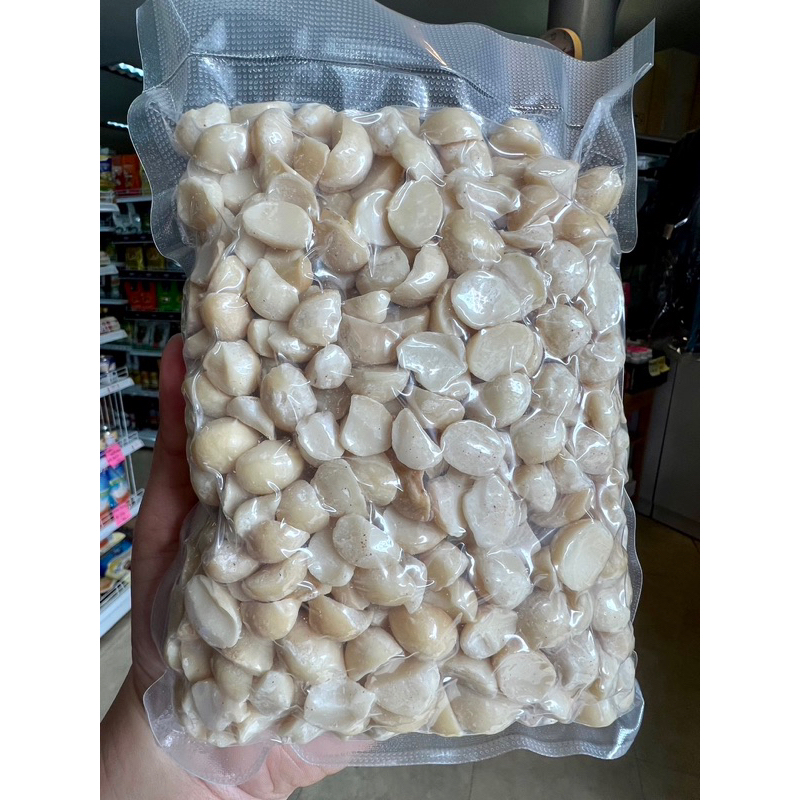 แมคคาเดเมียซีกกลาง มีทั้งอบธรรมชาติ และอบเกลือพร้อมทาน ขนาด 500g