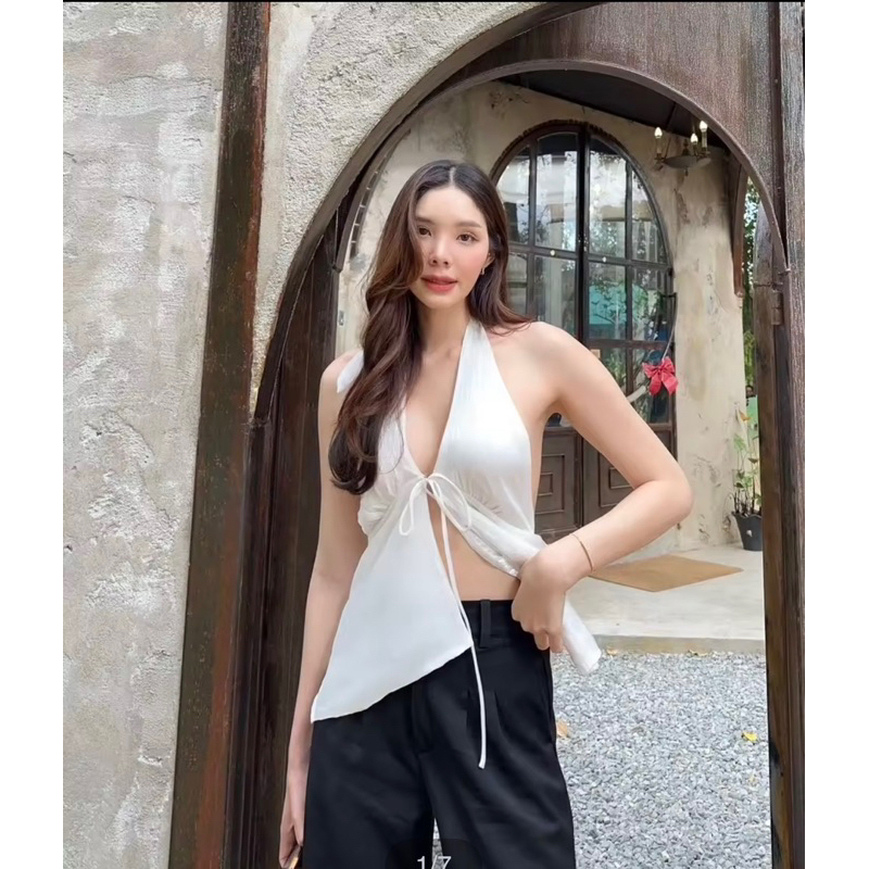 sister.rrr VARA TOP เสื้อคล้องคอสุดปัง