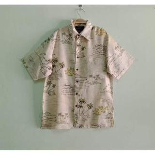 Hawaii shirt x U.S.A. ผ้า silk กระดุมกะลา สวย ทรงผู้ชายนะคะ อก 48 ยาว 28 Code: 249(3)