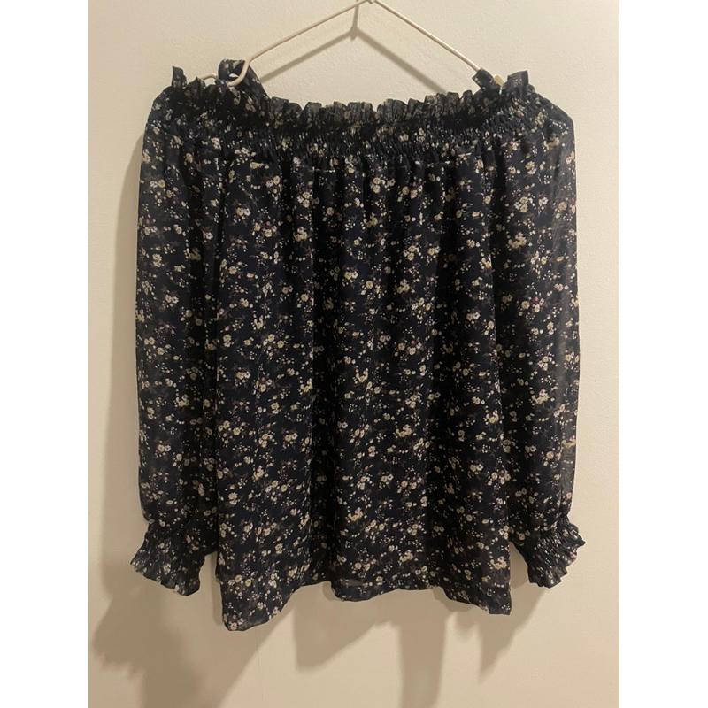 เสื้อปาดไหล่ BNK Brand