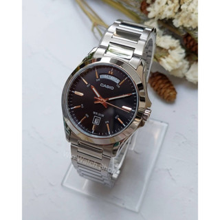 นาฬิกา Casio Standard รุ่น MTP-1370D-1A2 นาฬิกาผู้ชาย สายสเเตนเลส หน้าปัดดำ ของแท้ 100% รับประกันสินค้า 1ปีเต็ม