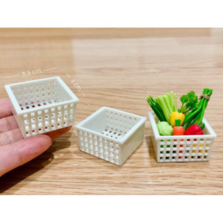 ตะกร้าทรงสีเหลี่ยมขนาดจิ๋ว 3x3.3x1.5 cm. ราคา/ชิ้น