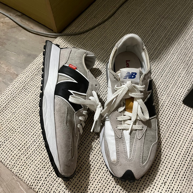 New Balance 327 Levi’s สีเทา 8.5US