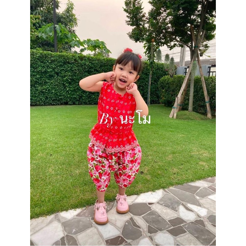 ชุดไทยเด็กหญิง เสื้อลูกไม้แขนกุดผ้ารุ้ง+โจงกระเบนกุหลาบ ราคา ถูกที่สุด ดีลบีเคเค แกลเลอรีภาพที่ 4