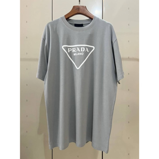 PRADA TRIANGLE PRINTED COTTON T-SHIRT GREY เสื้อยืดคอกลมแขนสั้น แบรนด์ปราด้า