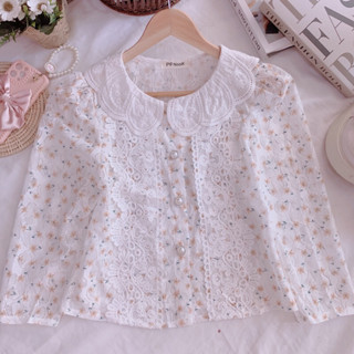 🌸พร้อมส่ง 🎀เสื้อคอบัวแขนยาว ลายดอกเล็กๆน่ารักๆ อก 32-36 ยาว 19 นิ้ว ผ้าบางเบาใส่สบาย คอบัวปกดอกไม้บานน่ารักมากๆ