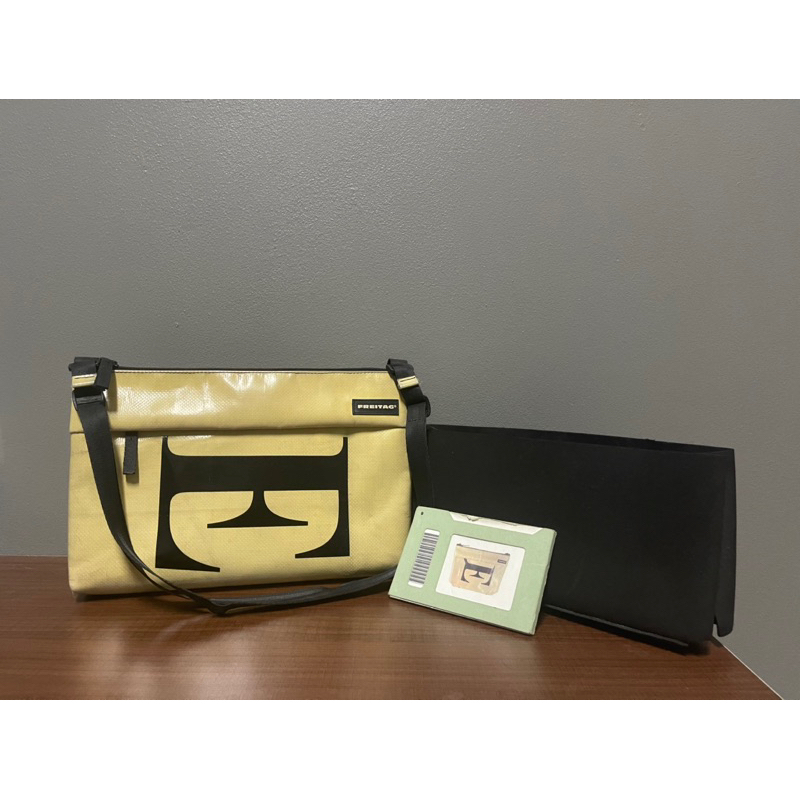 ขายค่ะ FREITAG F553 LOU แถมฟรีดันทรง