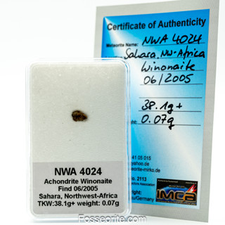 อุกกาบาต หิน  NWA 4024 Meteorite ชนิด Achondrite ชิ้นเล็ก พร้อมใบรับรอง จาก Germany #3 หนัก 0.07 กรัม