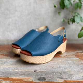 Amelie Clogs รองเท้าส้นไม้แบบรัดส้น by Korapinbagbkk