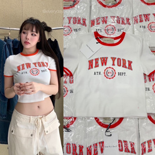 NY crop top❤️(300฿ฟรีส่ง) เสื้อยืดทรงครอปแขนสั้น สุดคิ้วท์ ผ้าร่องเล็กยืดหยุ่นตามตัว ทรงพอดีตัว ดีเทลกุ๊นขอบสี valen