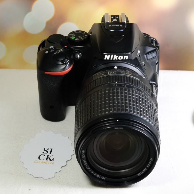 Nikon d5500 + 18-140mm f3.5-5.6 (มือสอง)