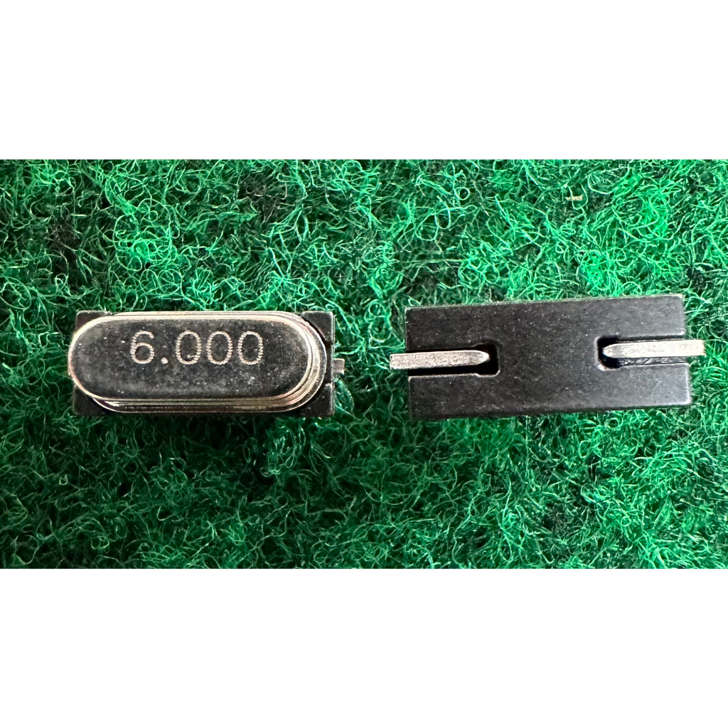 crystal oscillator 2-Pin 4Mhz , 6Mhz , 8Mhz , 11.0562 Mhz , 12Mhz , 22.1184Mhz , 24Mhz , 25Mhz , 48M , JWT16Mhz   2 PCS