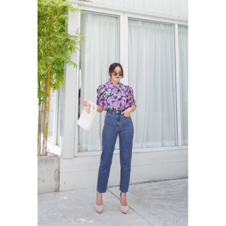 The Flora cotton linen blend original Blouse เสื้อลายดอกผ้าฝ้ายผสมลินินพิมพ์ลายสวย แต่งคอปกอย่างสวย