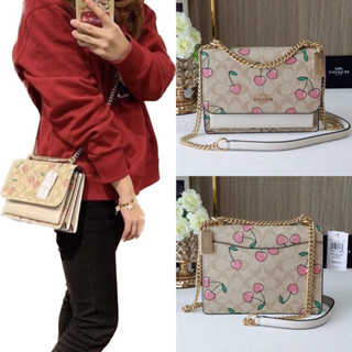 🎀 (สด-ผ่อน) กระเป๋า 8.5 นิ้ว ลายเชอรี่ CE610 KLARE CROSSBODY IN SIGNATURE CANVAS WITH HEART CHERRY PRINT