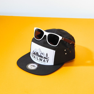 Trailway  Cap  Black and white| หมวกแก๊ปกันแดด