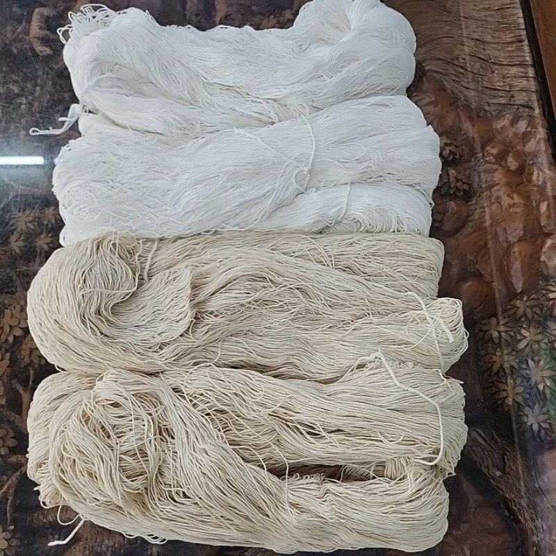 ด้าย10/3  ด้ายปัก​/ทำภู่​(สีดิบ/ขาวออฟไวท์)​