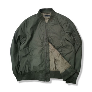 UNIQLO Green Bomber Jacket รอบอก 43”