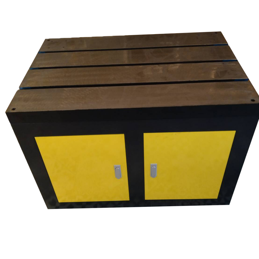 โต๊ะเครื่องต๊าป ทำจากเหล็กคุณภาพดี แข็งแรง ทนทาน (Cast Iron Table) ด้านบนโต๊ะมีรูสำหรับตั้งเสาเครื่อ