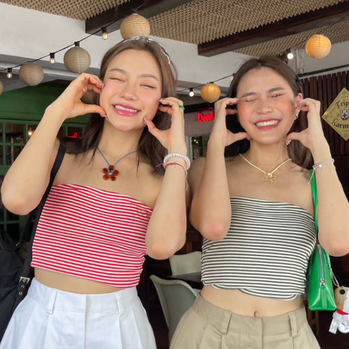 #เสื้อผ้าแฟชั่น #เสื้อเกาะอก #เสื้อผ้าลายสี #เสื้อผ้าสำหรับผู้หญิง #ชุดซัมเมอร์