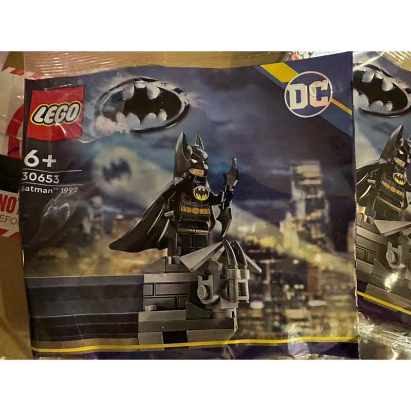 Block Toys 275 บาท LEGO 30653 Batman 1992 Mom & Baby