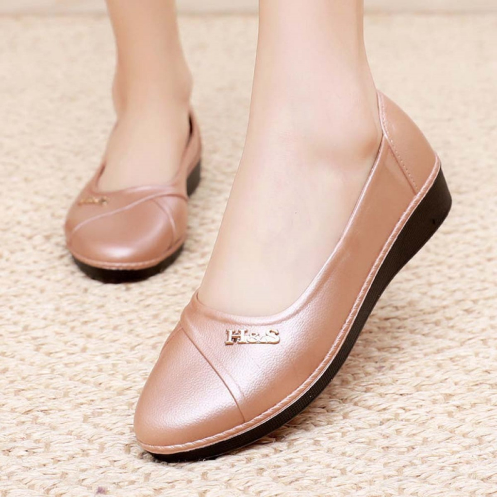 รองเท้าคัชชูส้นหนา หัวแหลม ประดับหมุด H&S หนังเงาพื้นยางนิ่ม สีพื้น 4 สี เบอร์ 36-40 (90) - รูปที่ 3